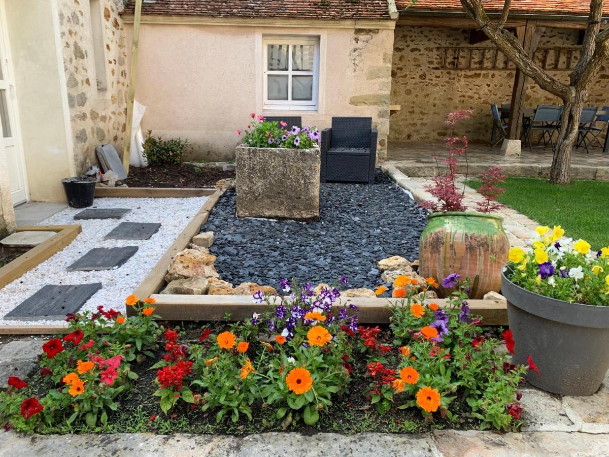 La Maison D'Emilie - Chambres D'Hotes Chaumes-en-Brie Exterior foto