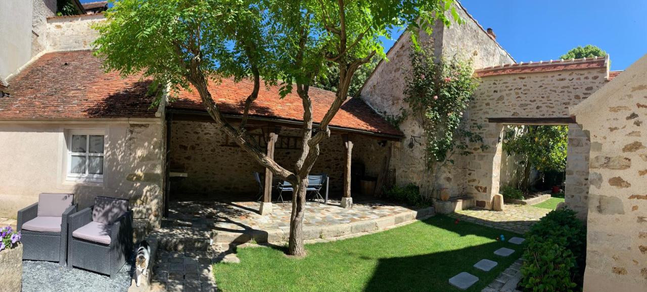 La Maison D'Emilie - Chambres D'Hotes Chaumes-en-Brie Exterior foto