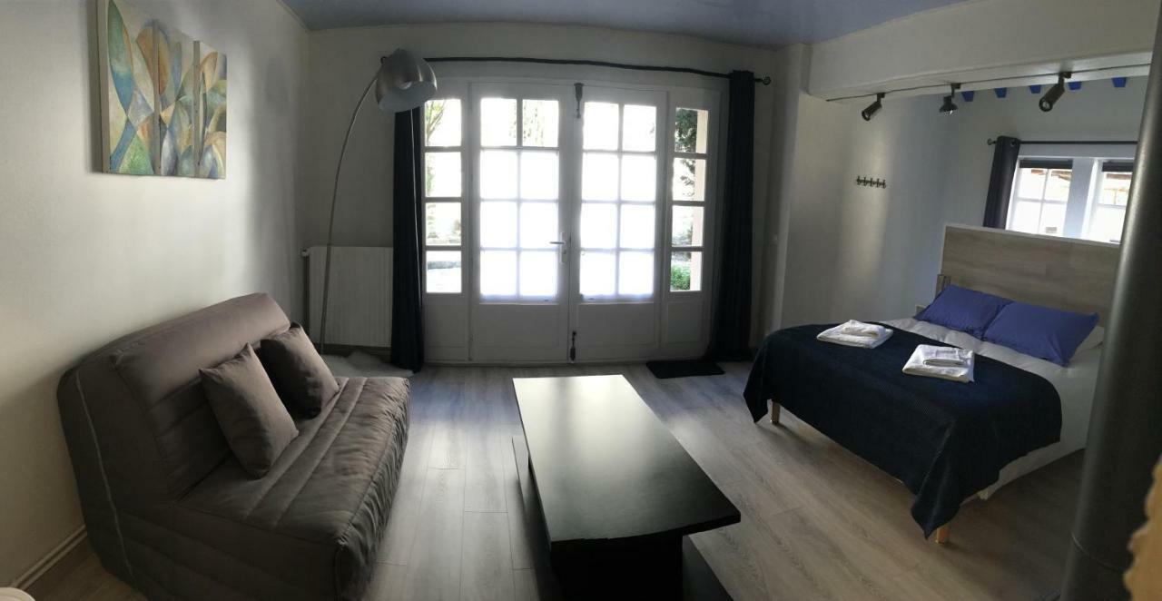 La Maison D'Emilie - Chambres D'Hotes Chaumes-en-Brie Exterior foto